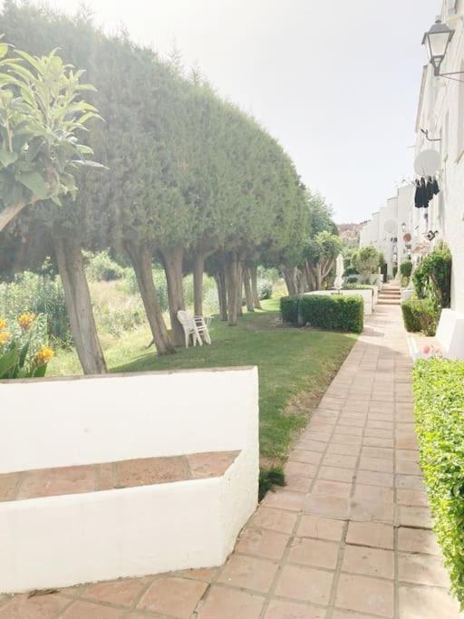 Apartamento Entero Con Solarium En Sabinillas, Con Piscina Y Al Lado Del Puerto De La Duquesa Manilva Eksteriør bilde