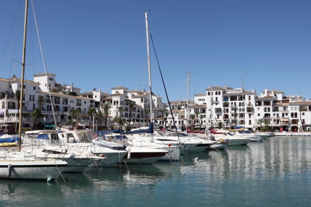 Apartamento Entero Con Solarium En Sabinillas, Con Piscina Y Al Lado Del Puerto De La Duquesa Manilva Eksteriør bilde